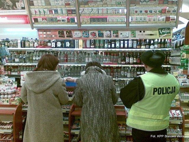 Policyjne kontrole w sklepach z alkoholem